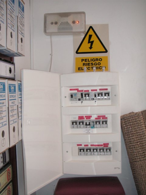 X CUADRO ELECTRICO (8) PREVENCION RIESGOS ELECTRICOS